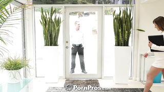 PORNPROS Powerful Fling Boink With Noisy Wailing Real Estate Agent (Paige Owens)