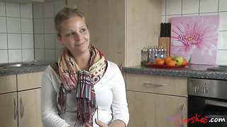 Delectable blondie dame would like to have casual hump with her step- sonny, until she ejaculates