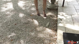 Young Black-Haired And Lean Girl With Inborn Knocker Is Boinked Sans Rubber In The Garden