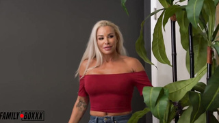 Robbin Banx - Sista-in-Law Boinks For An Expensive Bag