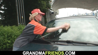 Smoothly-Shaven cooter platinum-blonde grannie dual porked for money