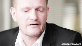 Mature brown-haired with hefty, all-natural globes is oftentimes having hookup at work, because it senses so supreme