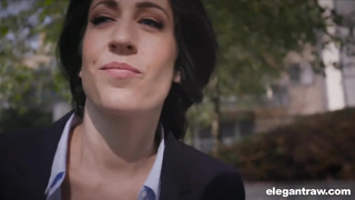 Mature brown-haired with hefty, all-natural globes is oftentimes having hookup at work, because it senses so supreme