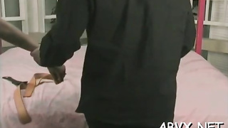 Ravishing chick frigs her poon