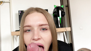 Минет лучшему другу. Лишила девственности этого скромника. Californiababe.