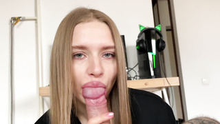 Минет лучшему другу. Лишила девственности этого скромника. Californiababe.