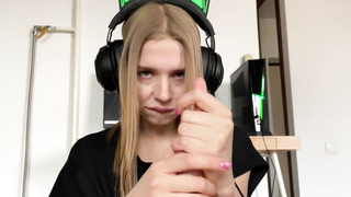 Минет лучшему другу. Лишила девственности этого скромника. Californiababe.