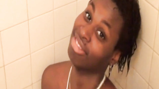 PREMIUMGFS - Chesty bathing ebony frigs her vulva