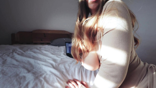 My wifey got porked while working as an online assistant. Fuck-Fest on the laptop. 4K.