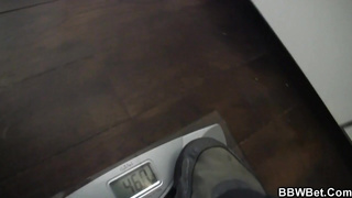 BBWBET - Thin dude smashes meaty gf in the douche