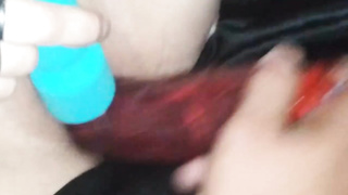 Mischievous damsel is using 2 hump fucktoys at the same time, to make herself jism