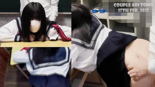 【個人撮影】清楚なセーラー服女子〇生を教室で即ハメ！【美少女・立ちバック・喘ぎ声・黒髪・色白・着衣・素人・制服・連続イキ】