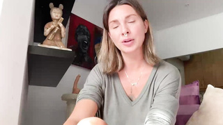 Adorable woman is suggesting a detailed explanation about gobbling muff in her fresh DIY vid