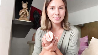 Adorable woman is suggesting a detailed explanation about gobbling muff in her fresh DIY vid