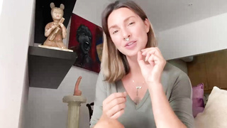Adorable woman is suggesting a detailed explanation about gobbling muff in her fresh DIY vid