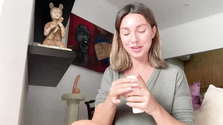 Adorable woman is suggesting a detailed explanation about gobbling muff in her fresh DIY vid