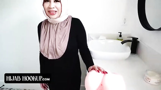 Bitchy Muslim women are pleasuring their paramours during the Ramadan, to make it additional blessed