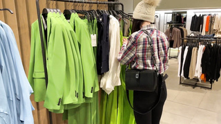 Super-Fucking-Hot Fuck-A-Thon with a Promiscuous Whore in the Fitting Guest Room