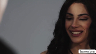 Tempting TRANSSEXUAL let steson without a condom her butt