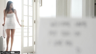 Monstrous Booty Wifey Autumn Falls Screws a Good-Sized Dinky When Spouse is Away