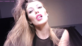 Attractive honey is doing killer stuff with her lips in front of the camera and luving it