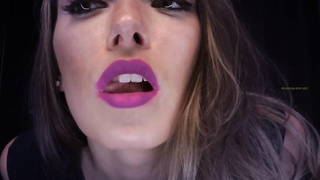 Attractive honey is doing killer stuff with her lips in front of the camera and luving it