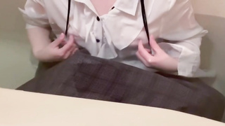 【乳首オナニー】着衣水濡れフェチが乳首だけでいけるようになりたくてひたすら弄ってる動画