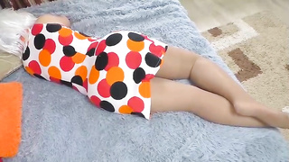 Mature nymph loves to arch over and get butt-banged from the back, until she pops