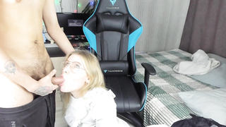 Помог с уроками и получил отсос в благодарность - Molly Sweety