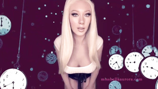 Stellar platinum-blonde is posing in front of the camera and thinking about showcasing her boobs, too