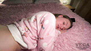 ULTRA-CUTE TEENAGER SHOOTS A LOAD NON-STOP AND GETS A INTERNAL EJACULATION