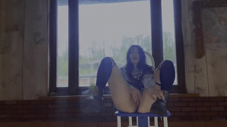 ШКОЛЬНИЦА ОТДАЛАСЬ В ЗАБРОШЕННОМ РЕСТОРАНЕ