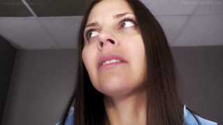 Brown-Haired is leisurely turning into a fat, so she had to take off her clothes