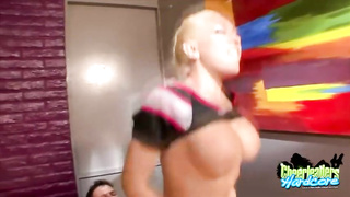 Cheeleader Kagney Lynn Carter Nails A Bulky Man