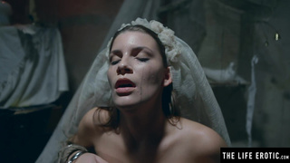 Observe a wild deprived bride fap to a mindblowing ejaculation