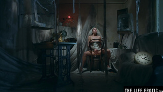 Observe a wild deprived bride fap to a mindblowing ejaculation