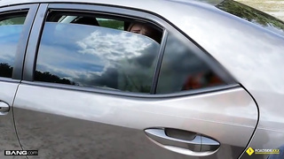 Roadside - Platinum-Blonde Beauty Harper Crimson Saved By Mechanics' Hefty Beefstick Porno Movies - Tube8