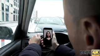 DEBT4k. Das schlagfertige russische Luder Roxy Lips initiiert Hookup, um Schulden hinauszuzögern