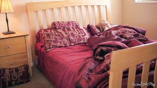 Super Hot girl-on-girl morning romp