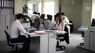 MIDE-824 Alone With My Accomplice In The Overtime Office At Midnight When The Air Conditioner Bankrupt. I Was So Perspiring That I Was L (Hefty Hooters, Xxl Mammories)