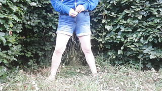 Pissing in public 10