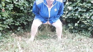 Pissing in public 10