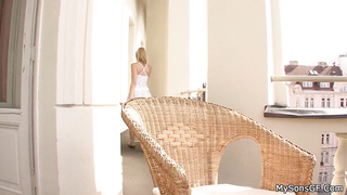 Killer blondie likes elder phat beefstick