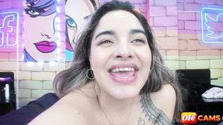 Evaqueen wanking with her fuck stick on cam