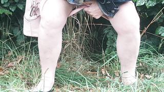 Pissing in public 10 2