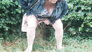 Pissing in public 10 2