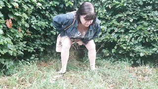 Pissing in public 10 2