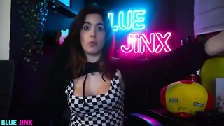 Yinyleon is having super-steamy fuckfest in a motel guest room, in the middle of a stunning day