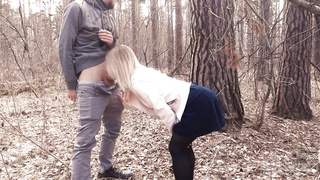 dame banged in the park, real risky public hook-up!