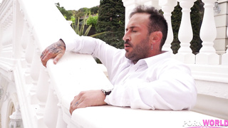 Luxurious Colombian COUGAR Linda Black Jerks Her Smooth-Shaven Coochie while She's Deep Throating Meaty Penis On th